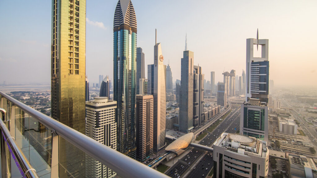 Why-Invest-in-Dubai-Real-Estate